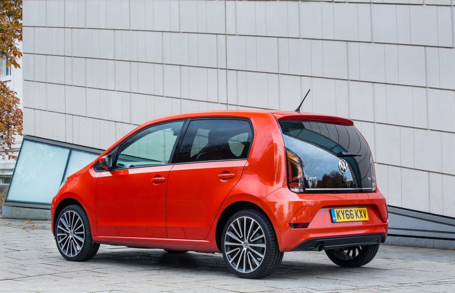  Volkswagen High up! 2016 года  (UK) (фото 10 из 23)